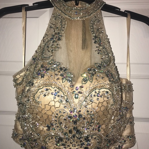 Prom dress - Picture 2 of 6